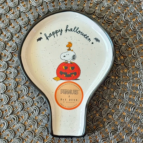 Peanuts x Rae Dunn Snoopy Woodstock HAPPY HALLOWEEN Pumpkin Spoon Rest BRAND NEW - Picture 1 of 2